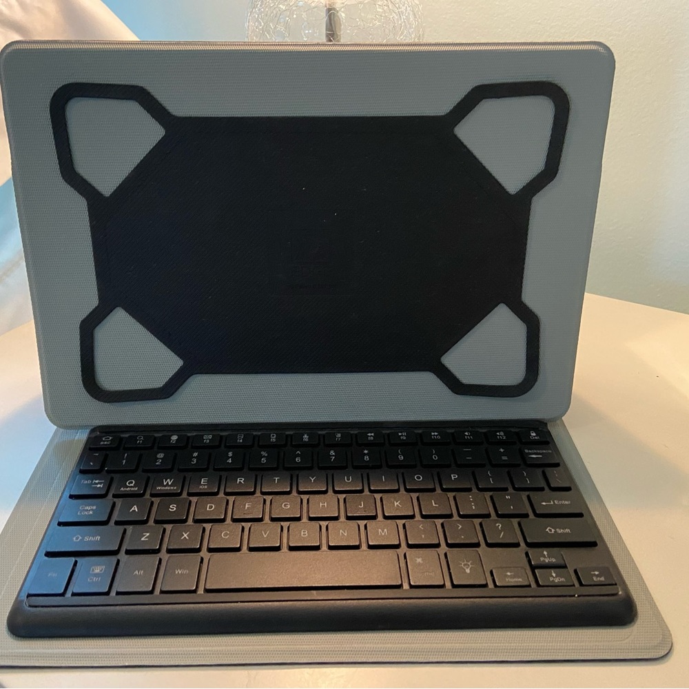 M-Edge Stealth Pro Keyboard - Picture 2 of 11